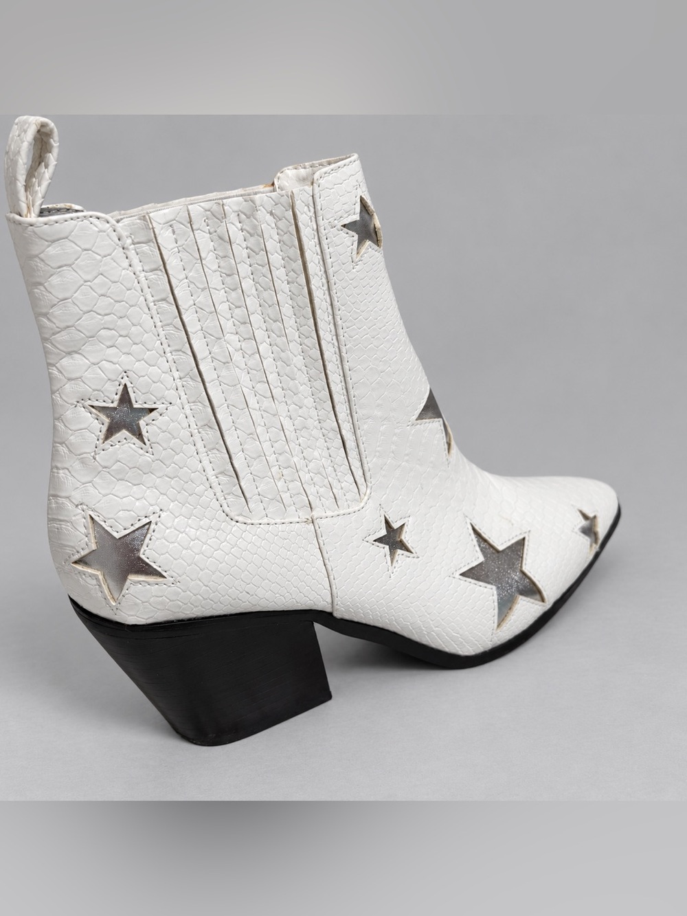 Betsey Johnson Izak White Snake Embossed Silver Star Festival Western Boots 7.5 - Picture 6 of 10